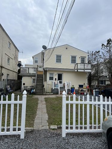 1st image of 224 E Taylor Ave