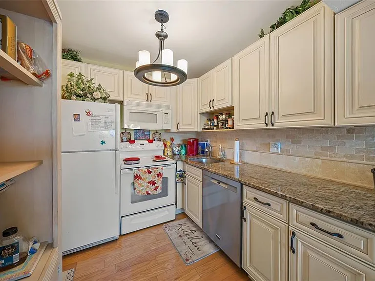 7193 W Country Club Dr N #237 — Photo 18