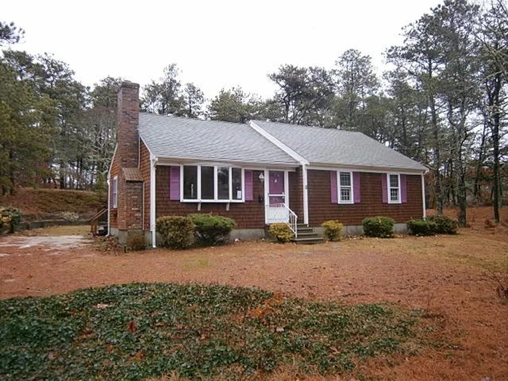 3 bed, 1.5 bath, 1192 sqft, $3,020 — Photo 1