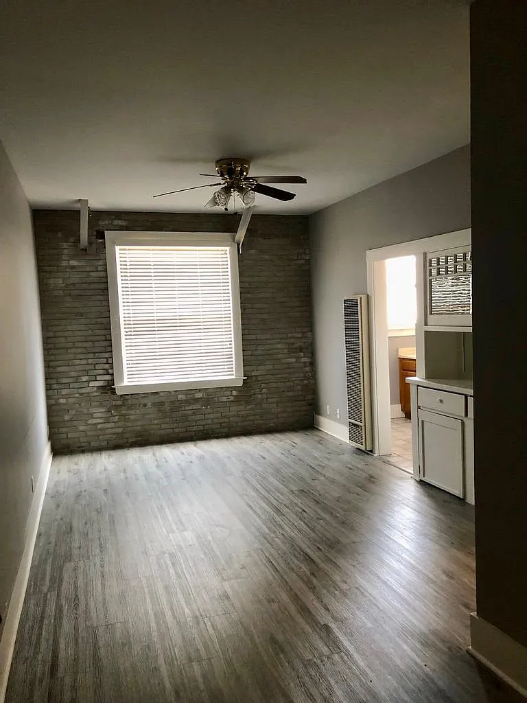 321 Diamond St — Photo 1