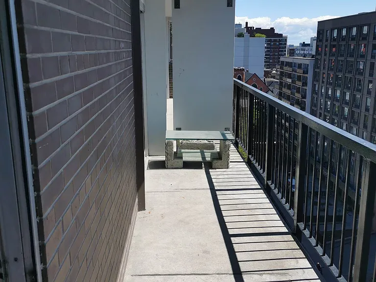 235 Somerset St W — Photo 6