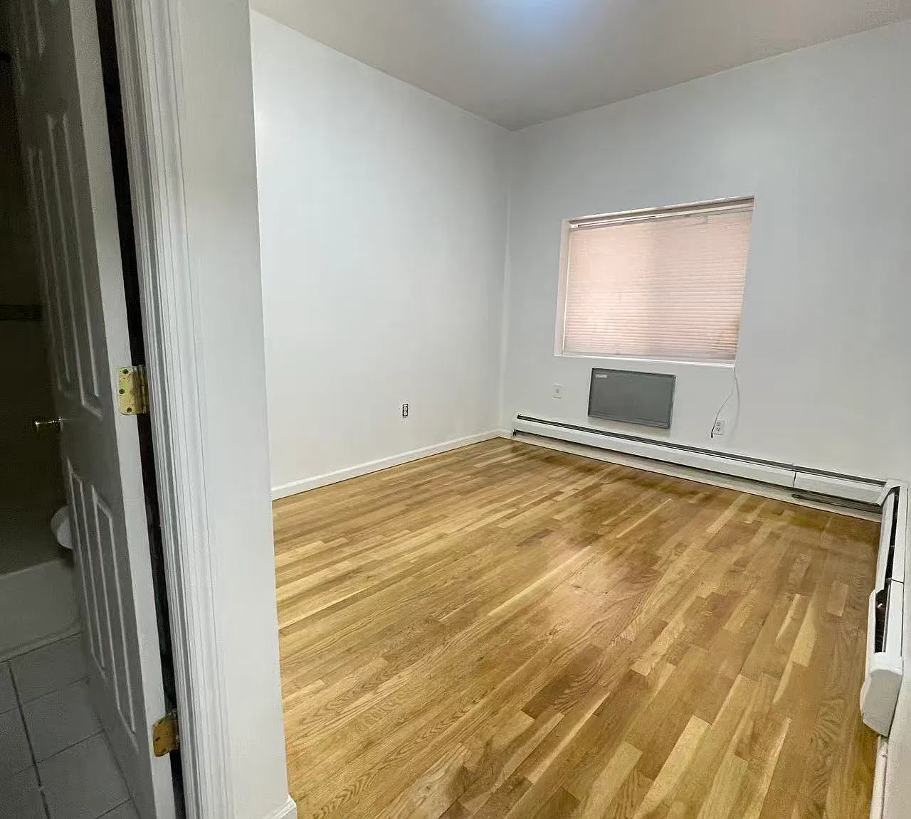 2 bed, 700 sqft, $2,350 — Photo 4
