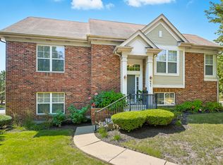 695 Station Blvd, Aurora, IL 60504