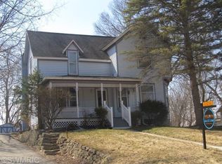 421 Jones St, Ionia, MI 48846