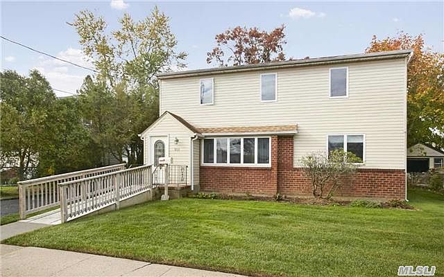 1st image of 900 Winthrop Dr