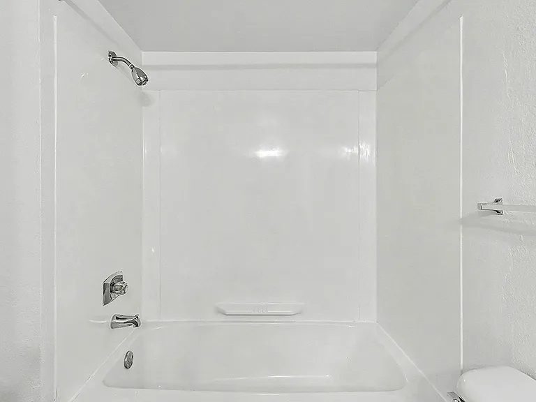 Trappers Cove Apartments — Photo 36
