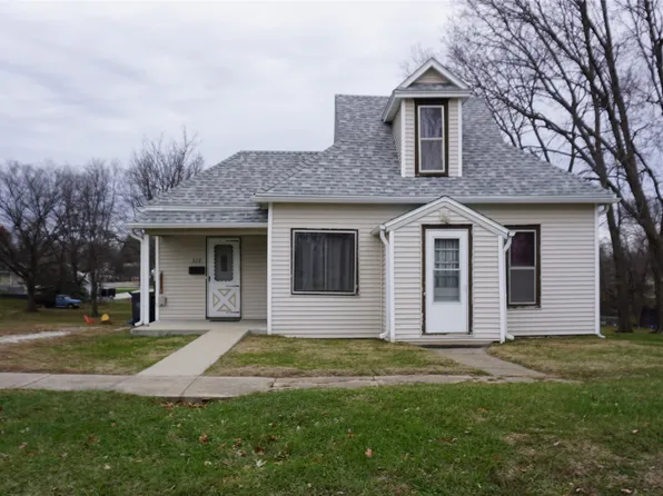 513 W Hutchings St, Winterset, IA 50273