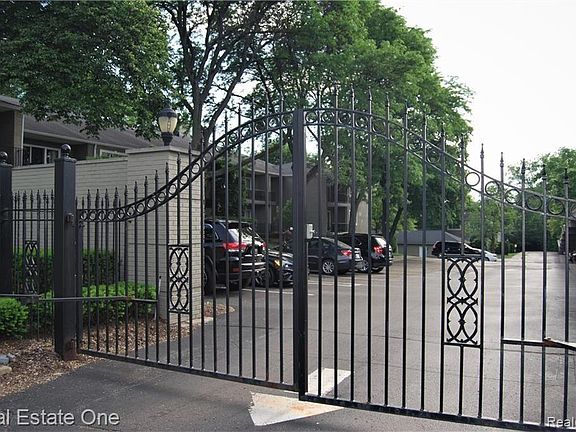 4th image of 1113 N Old Woodward Ave Unit 38