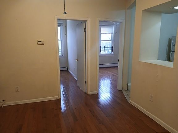 5th image of 35 Stagg St APT 2
