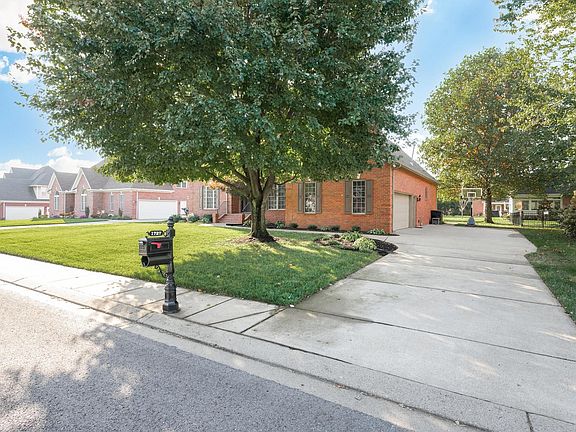 2nd image of 1727 Satinwood Dr
