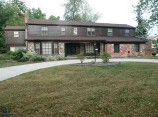 510 Shelden Rd, Grosse Pointe Shores, MI 48236