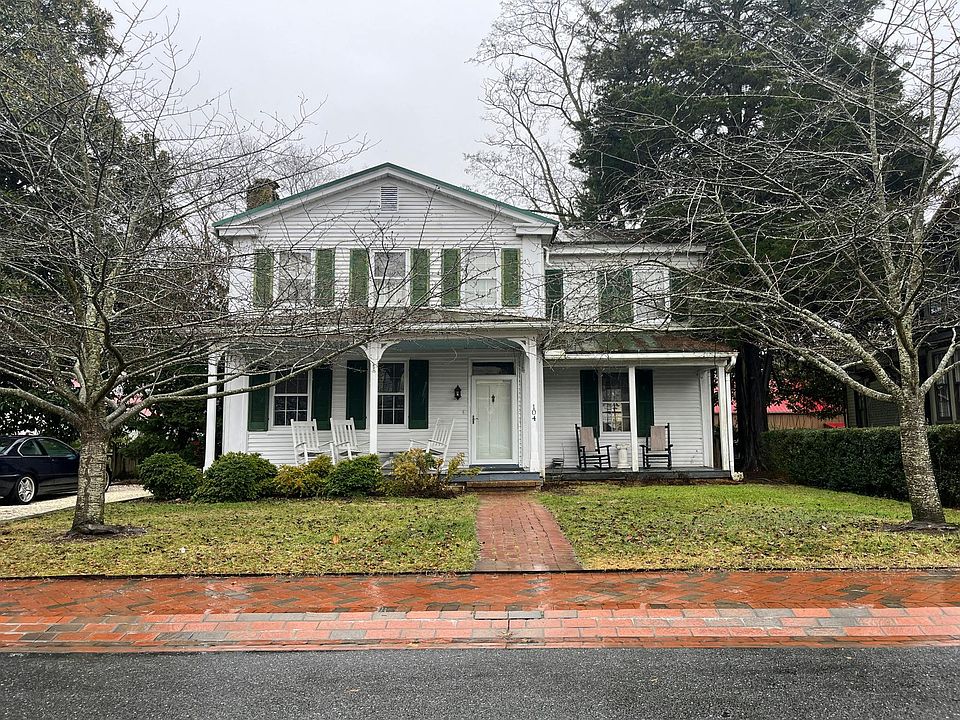 1st image of 104 Cherry St