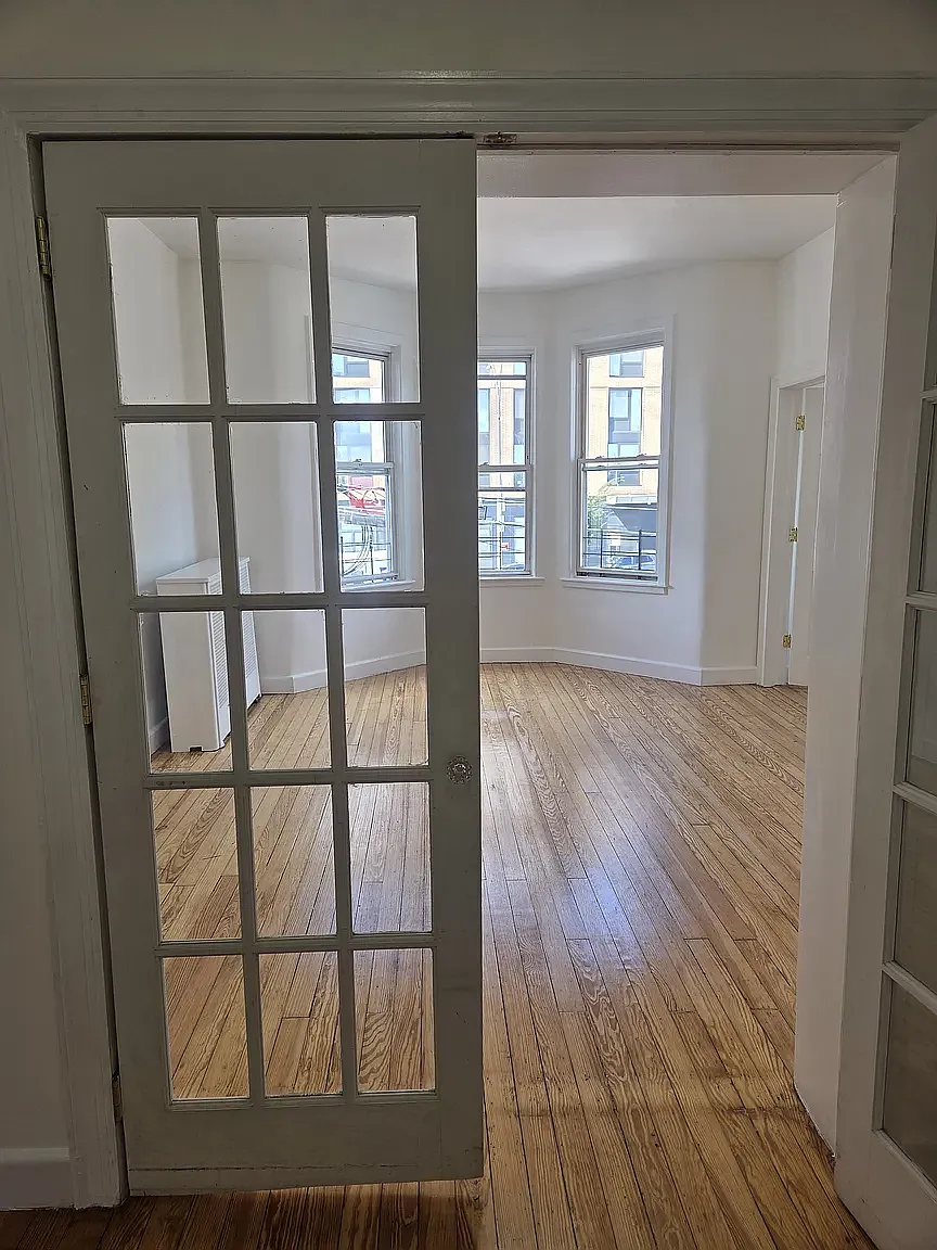 2241 Walton Avenue — Photo 3