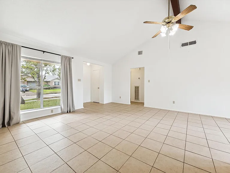 2723 N Brompton Dr — Photo 4