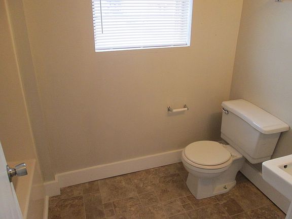 3rd image of 69 Lexington Dr APT E2
