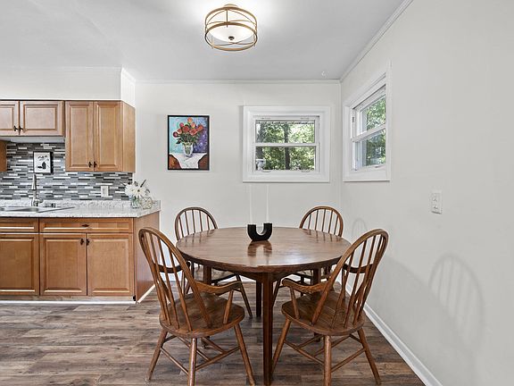4th image of 3307 Winston Rd