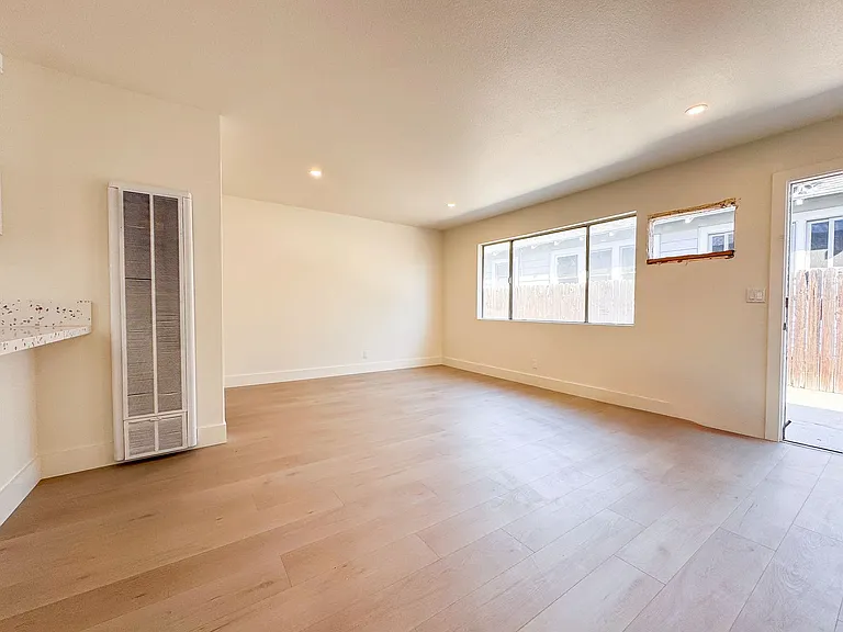 130 W Malvern Ave #B — Photo 7