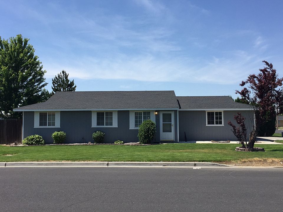 1st image of 655 N Desdemona Ave