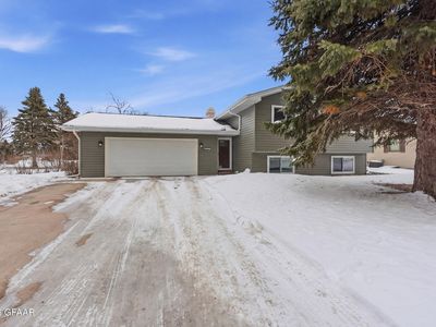 3515 Cherry St, Grand Forks, ND, 58201