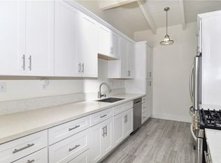562 Glorieta, Newport Beach, CA 92660