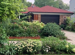 4225 Lee St, Skokie, IL 60076