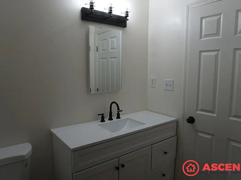 100 Warren Avenue — Photo 12