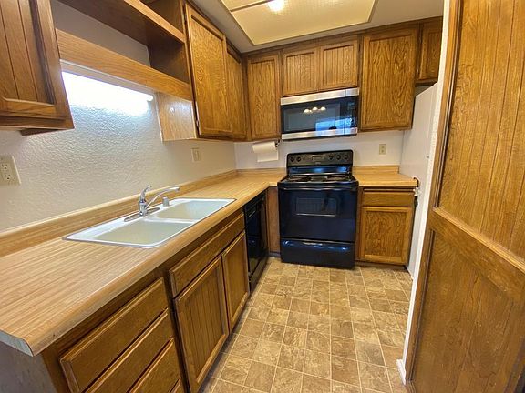 3rd image of 1050 Vista Del Pueblo APT 26