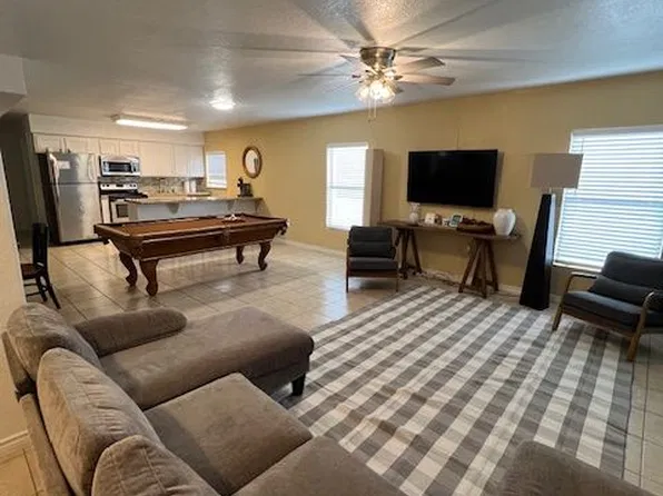 106 E Ling St, South Padre Island, TX 78597