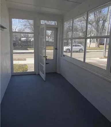 1126 Degroff St — Photo 2