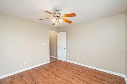 422 Cedar Ave #B — Photo 17