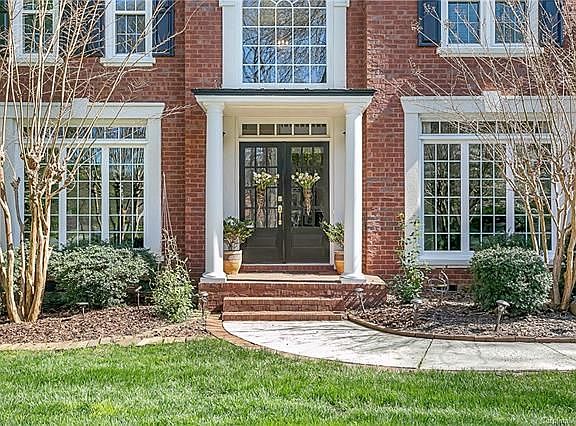 3rd image of 2818 Savannah Hills Dr