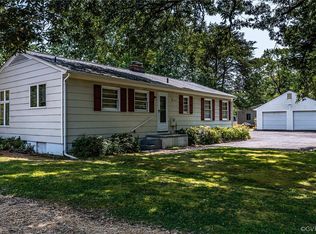 446 Hideaway Point Rd, Topping, VA 23169