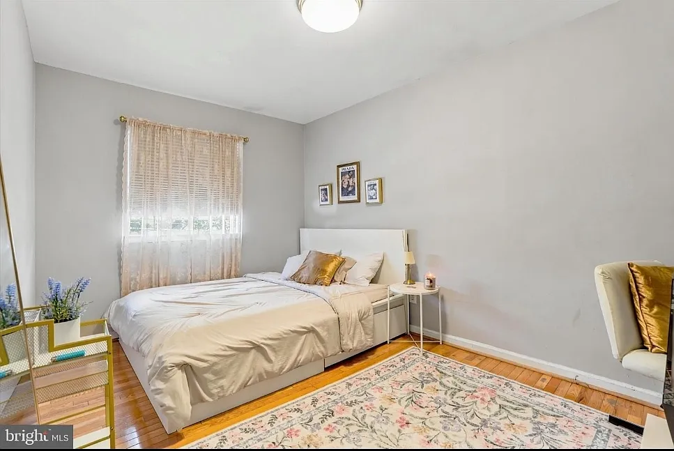 5 bed, 2066 sqft, $3,500 — Photo 2
