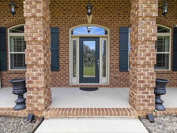 2nd image of 2875 Park Ridge Blvd