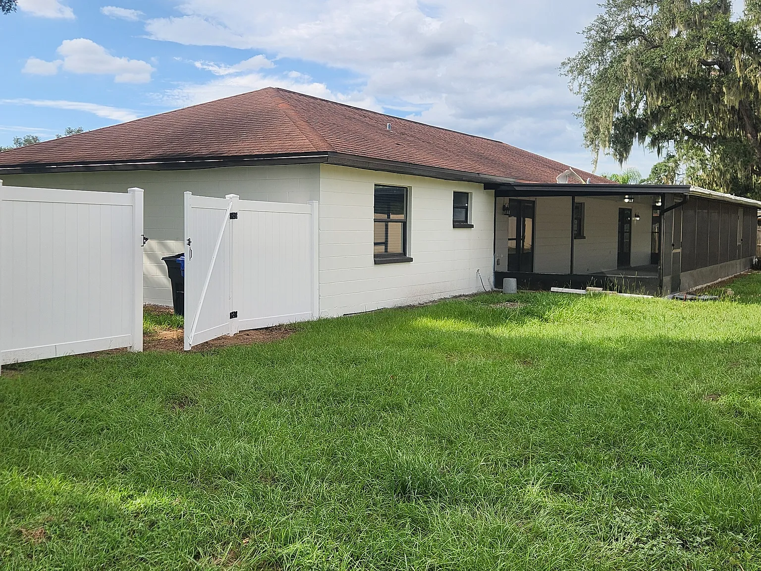 4 bed, 1880 sqft, $2,595 — Photo 3