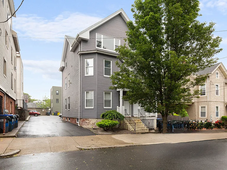 18 Trenton St — Photo 2