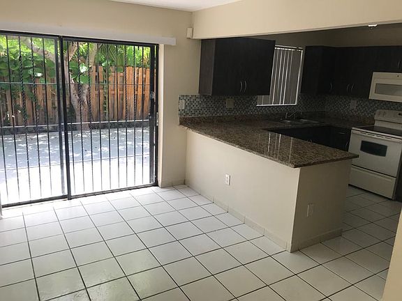 5th image of 10900 NW 7th St #101