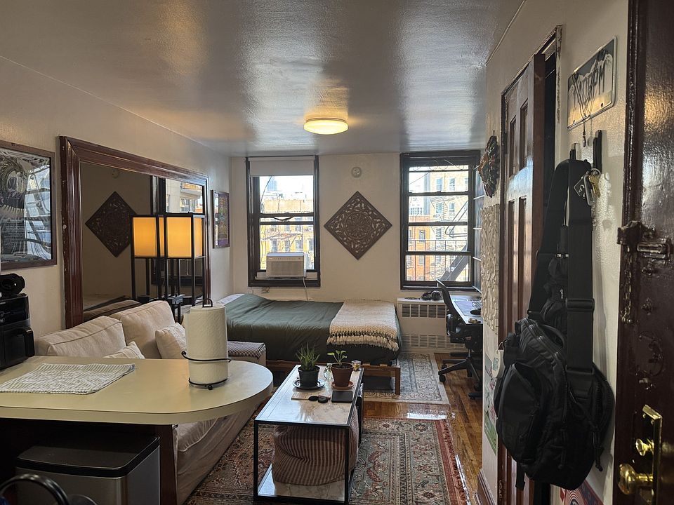 2nd image of 339 E 9th St APT 5A