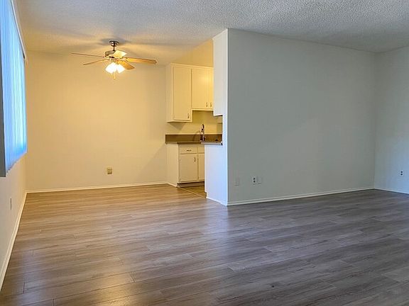 2nd image of 1025 Granville Ave #5