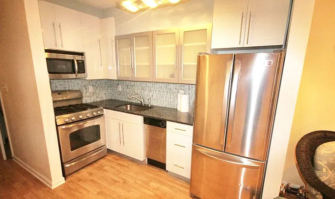 Rented by Amorelli Realty | media 20