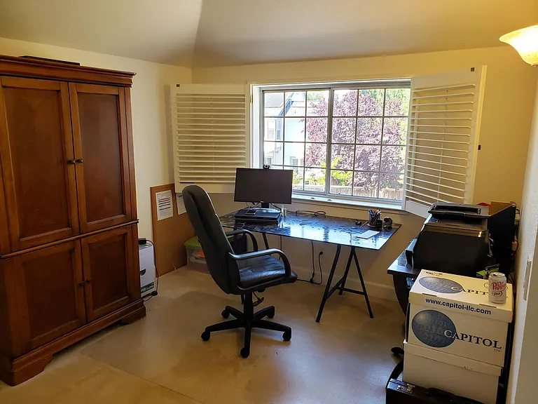 Bonus office in master suite