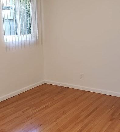4th image of 1800 Kelton Ave APT 8