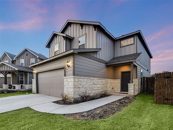 4th image of 441 Bella Luna Way