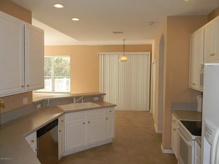 10599 Roundwood Glen Ct — Photo 9