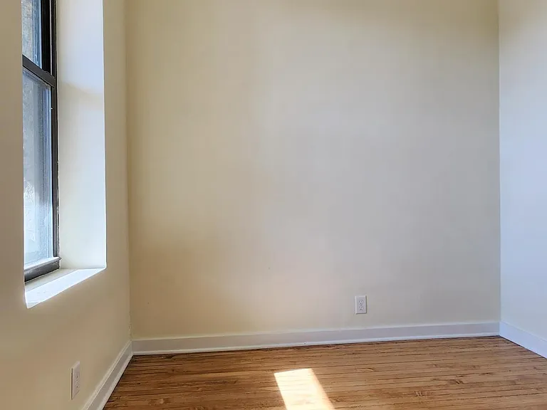 2142 S Albany Ave #3F — Photo 5