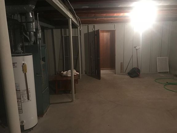 2nd image of 4119 Fairview Pkwy