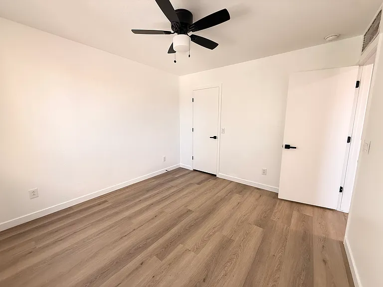 4614 W Juniper Ave — Photo 7