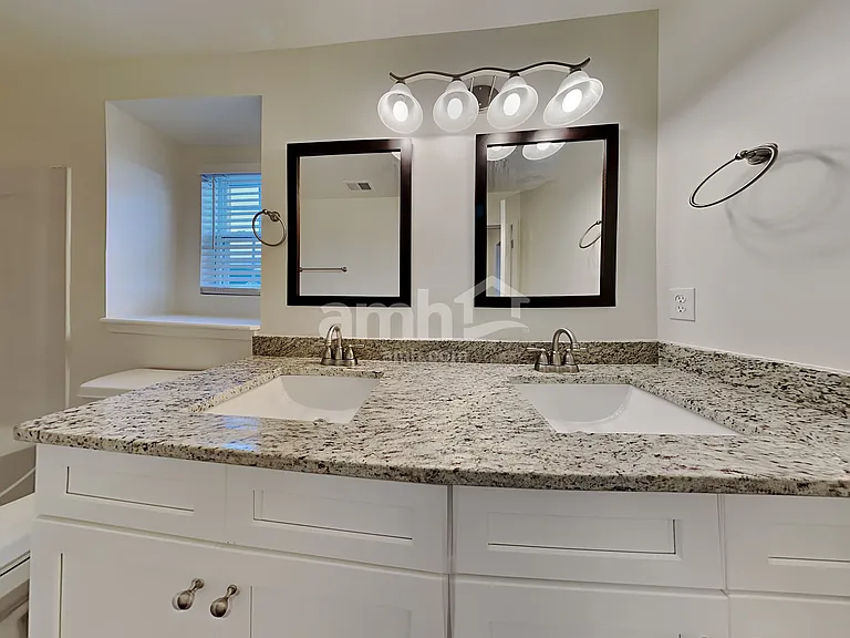 3840 Holliwell Pass — Photo 17