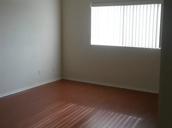 1426 Brockton Ave #202, Los Angeles, CA 90025