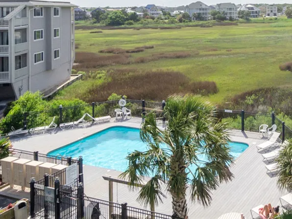 1801 Canal Dr, Carolina Beach, NC